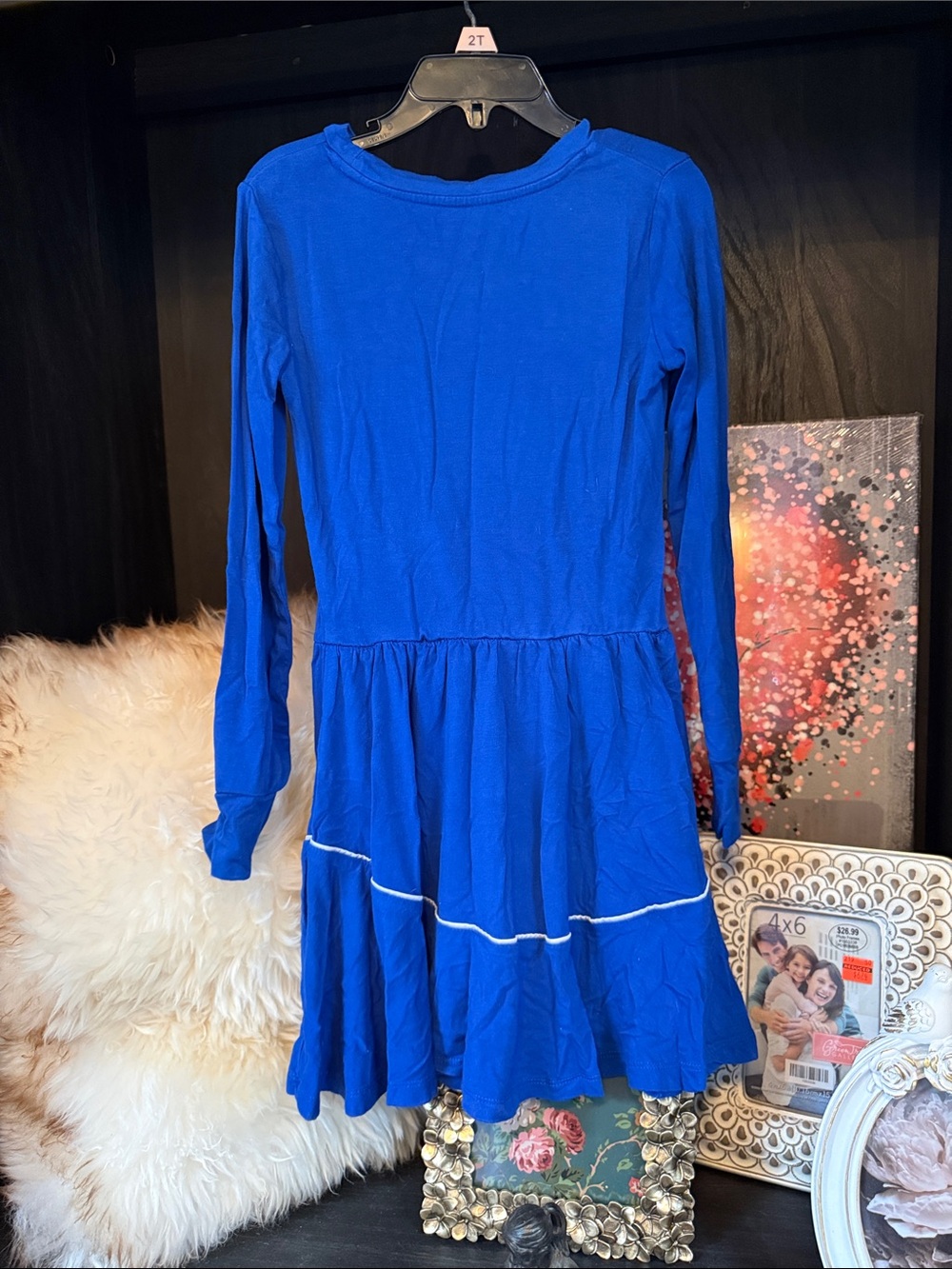 Assorted dresses - Picture 3 of 7